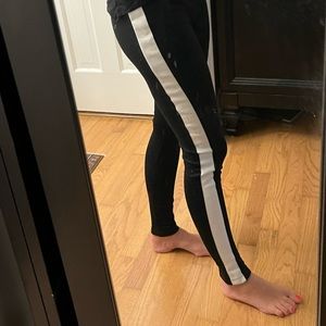 Black and white stripe leggings